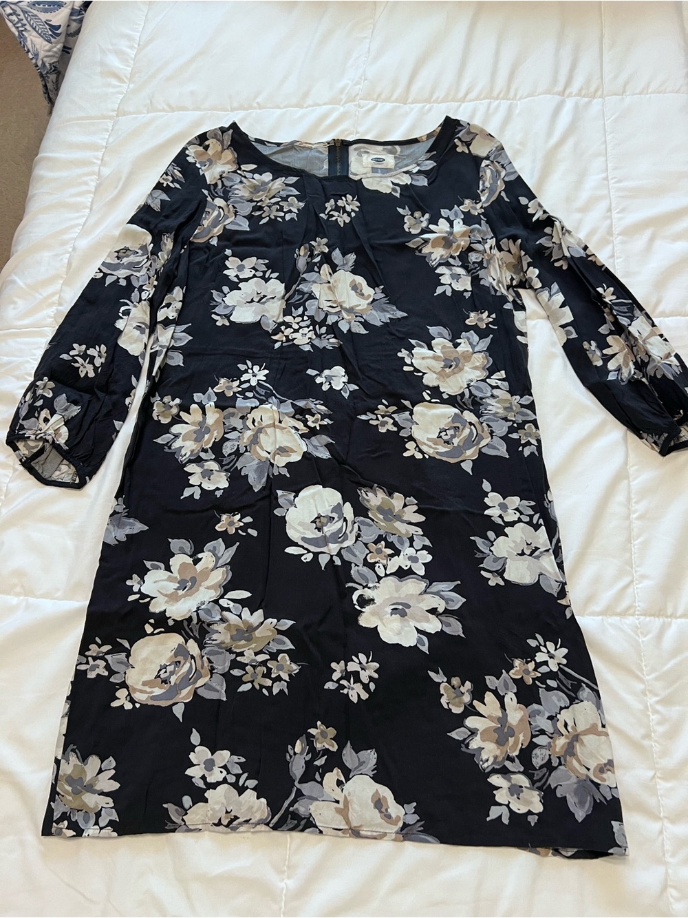 Old Navy Black Floral Long-Sleeve Shift Dress